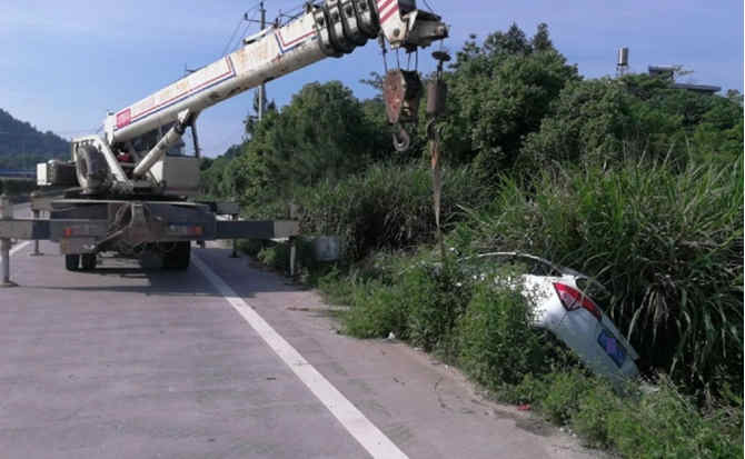 电白区重载吊车救援 电白区重载吊车救援